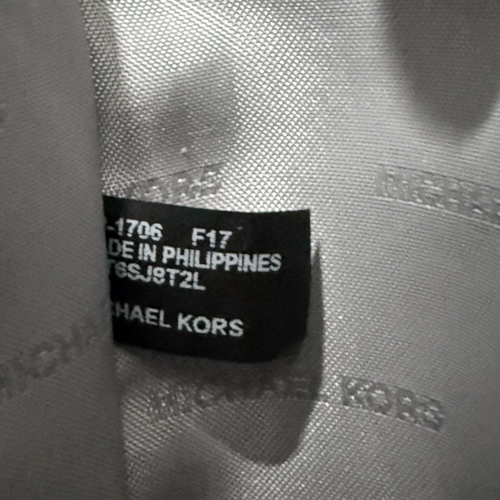 Michael Kors Jet Set Travel Large Tote Bag with laptop separator Gray EUC! - Picture 9 of 16